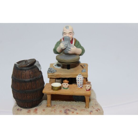 Dept 56 Dickens Village - Master Potter (no box) - Picture 1 of 4